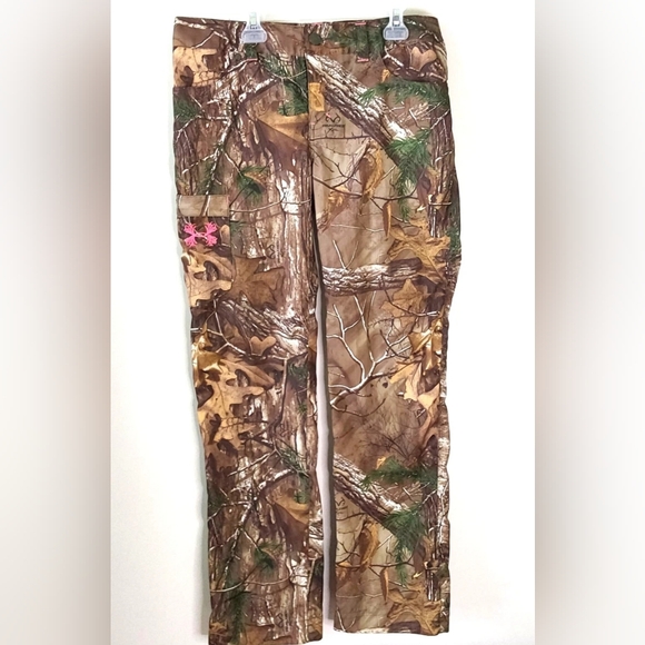 Under Armour/Realtree Pants - Under Armour Women's Realtree camouflage hunting pants size 8